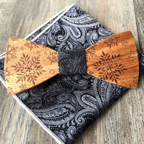 Men’s Wooden Bow Tie - Picture 7 of 8